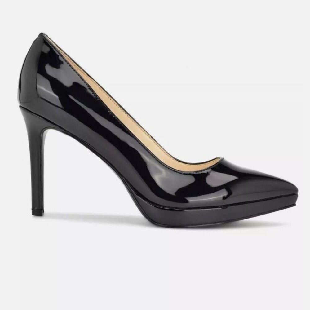 NINE WEST - Black Patent Pumps